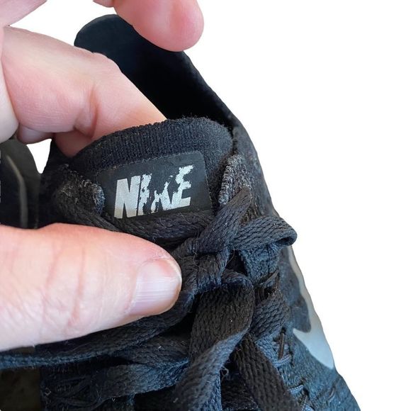 COPY - Nike black white lace up sneakers size 6.5Y. Fits adult size 7 - Picture 3 of 7